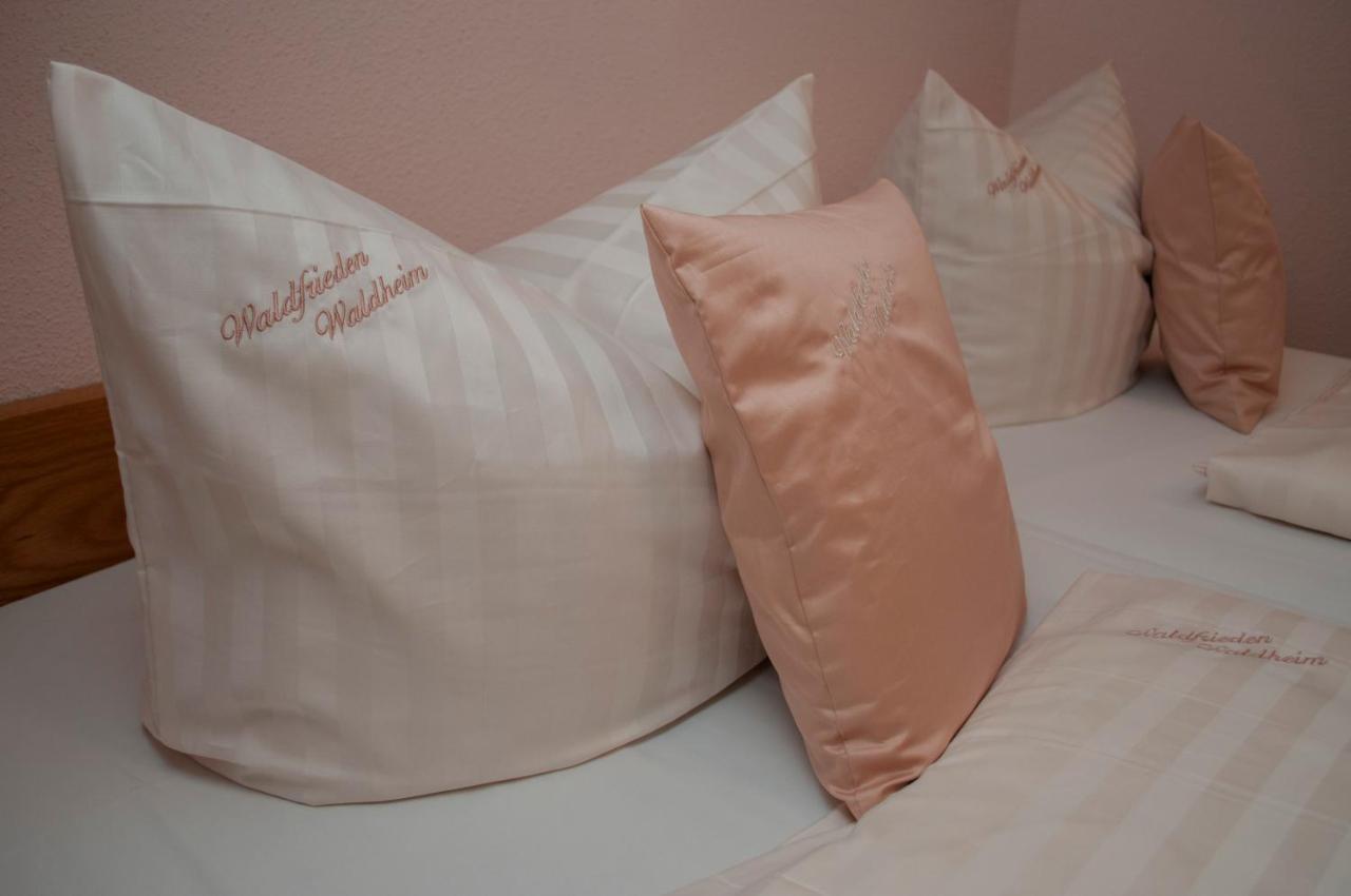 Waldfrieden Waldheim Hotel Bagian luar foto